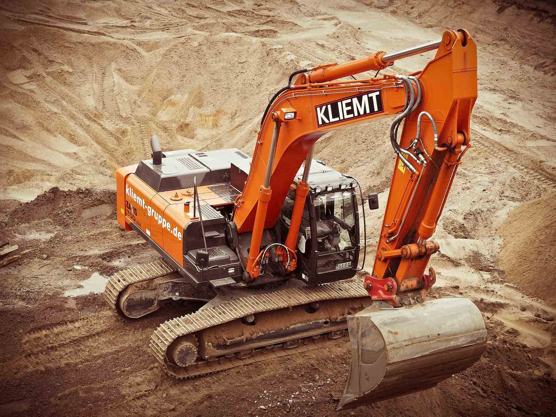 Kliemt digger on gravel