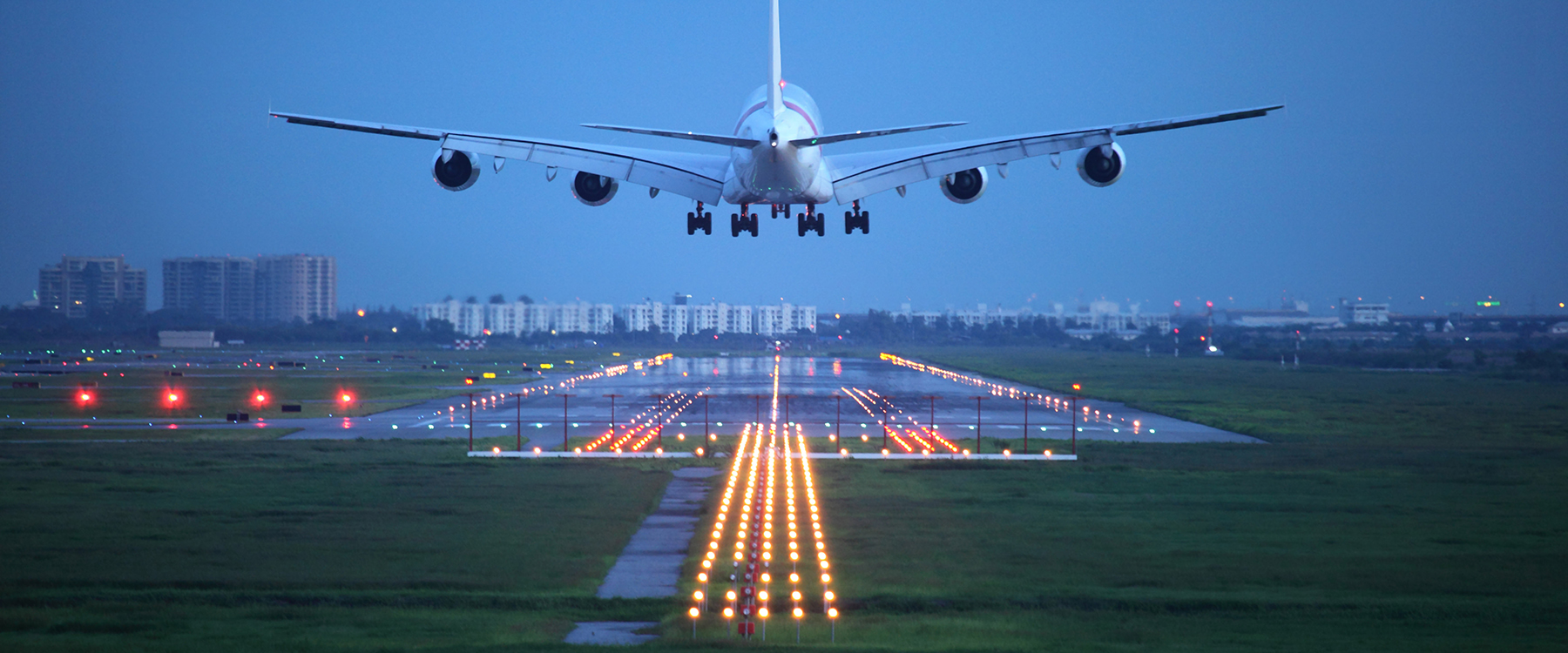 Aeroplane landing on runway)