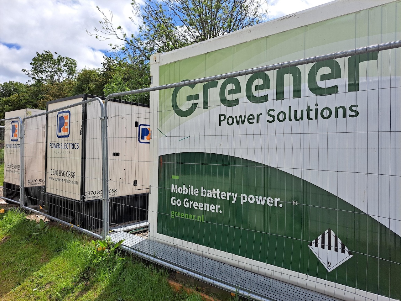 Reliable and Low-Emission Power for Temporary Classrooms for School Affected by RAAC